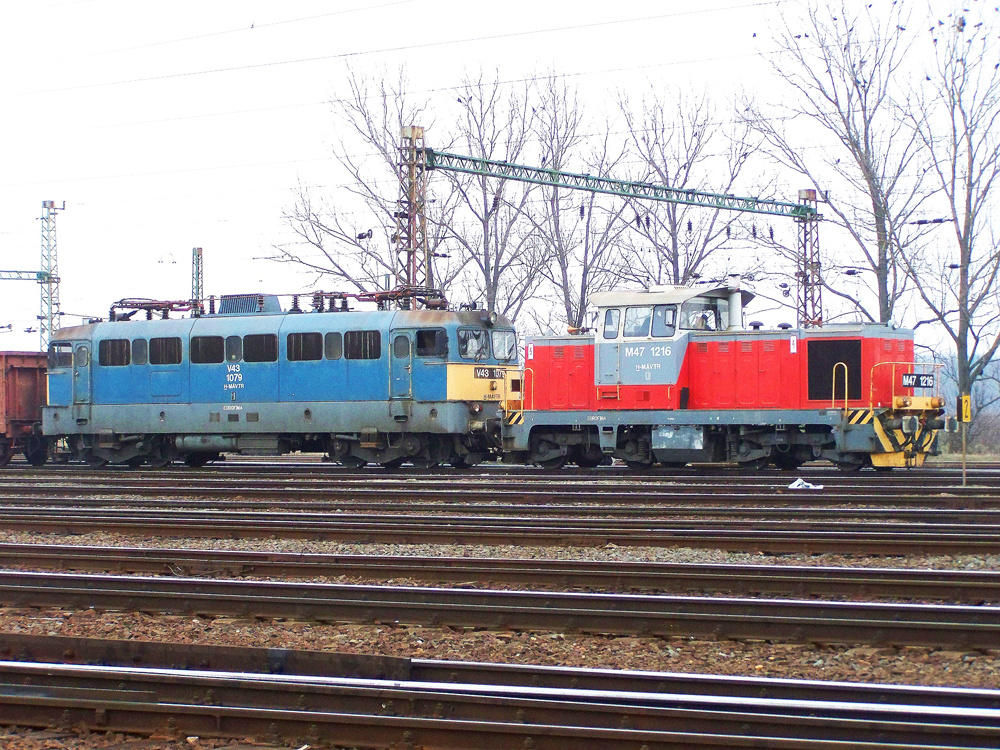 M47 - 1216 + V43 - 1079 Dombóvár (2010.03.04).