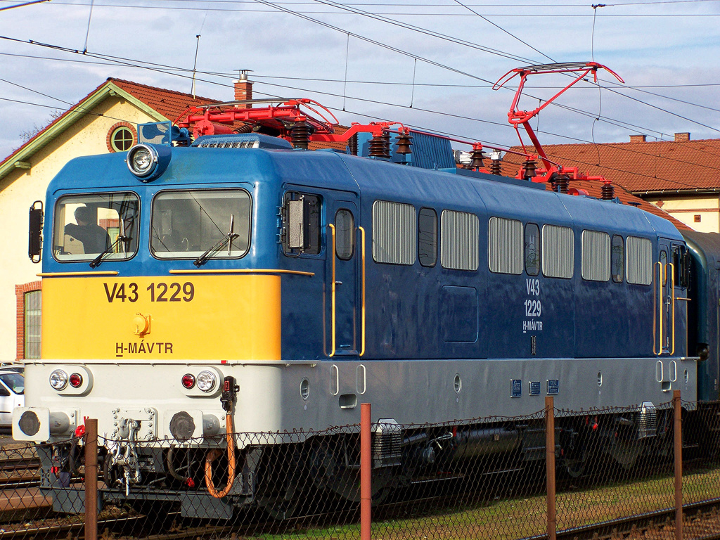 V43 - 1229 Dombóvár (2010.11.12)07