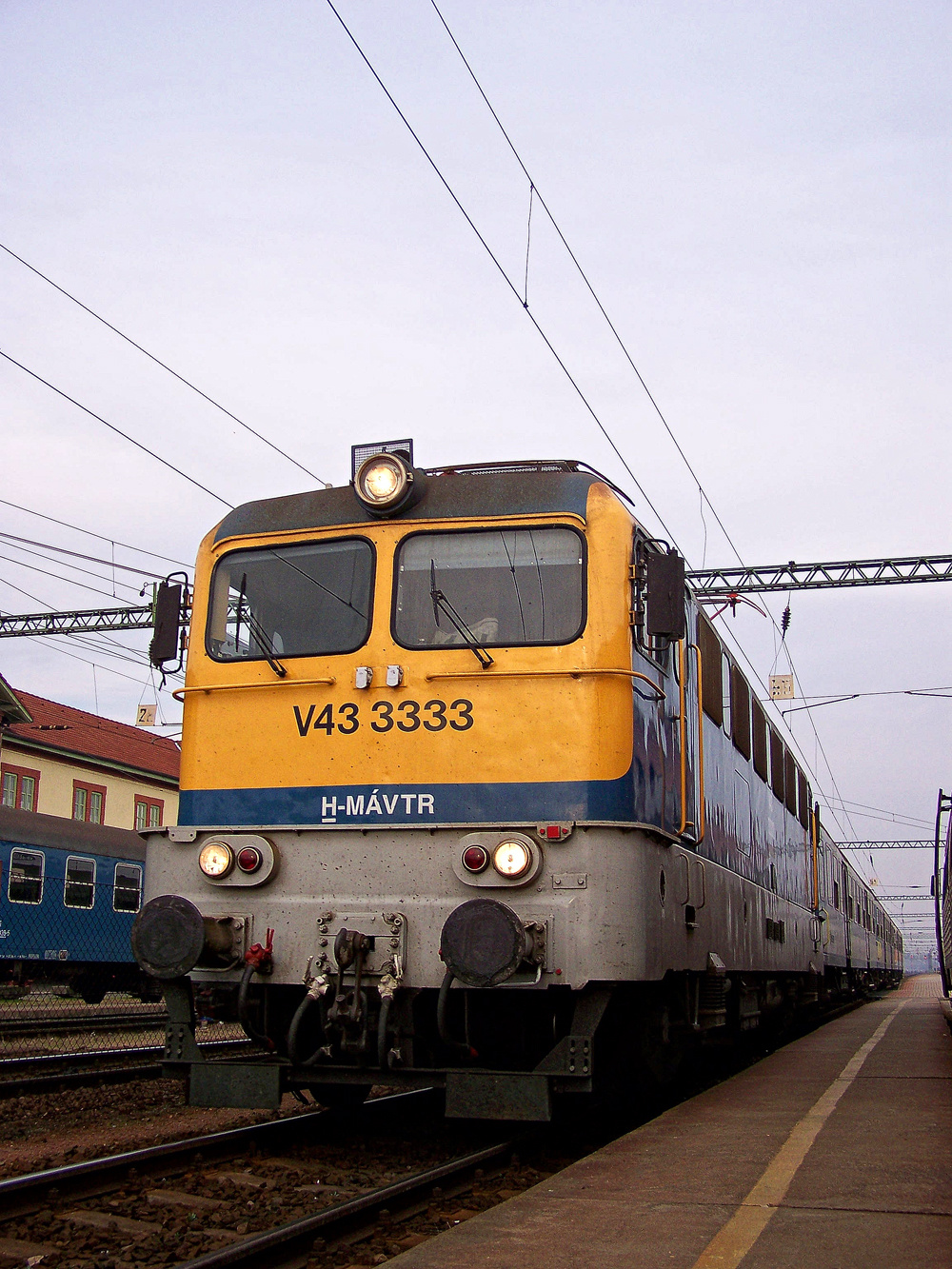 V43 - 3333 Dombóvár (2010.11.16).