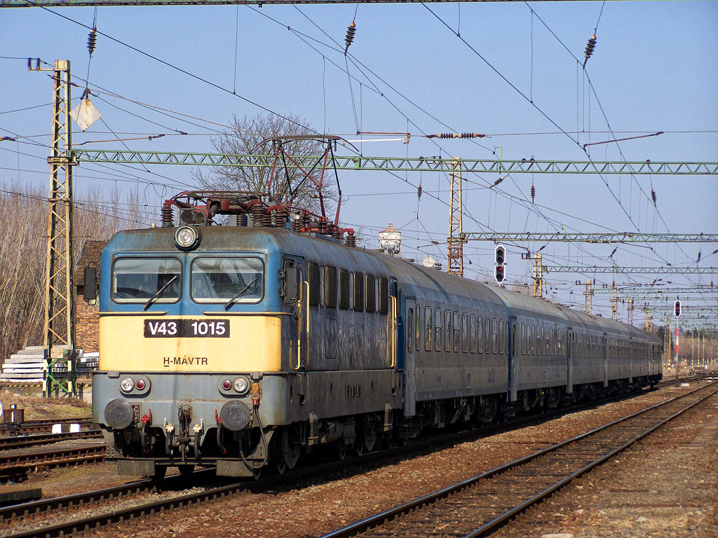 V43 - 1015 Dombóvár (2011.03.09).