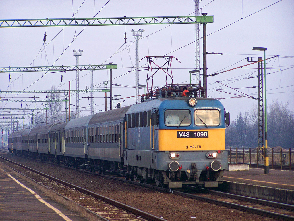 V43 - 1098 Kiskunfélegyháza (2011.02.19)01