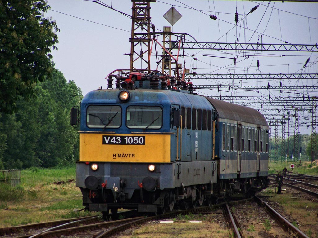 V43 - 1050 Dombóvár (2011.05.16)01.