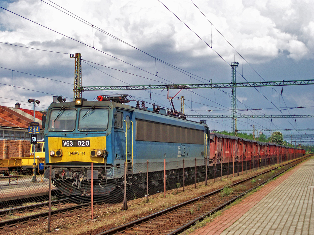 V63 - 020 Dombóvár (2011.04.30).