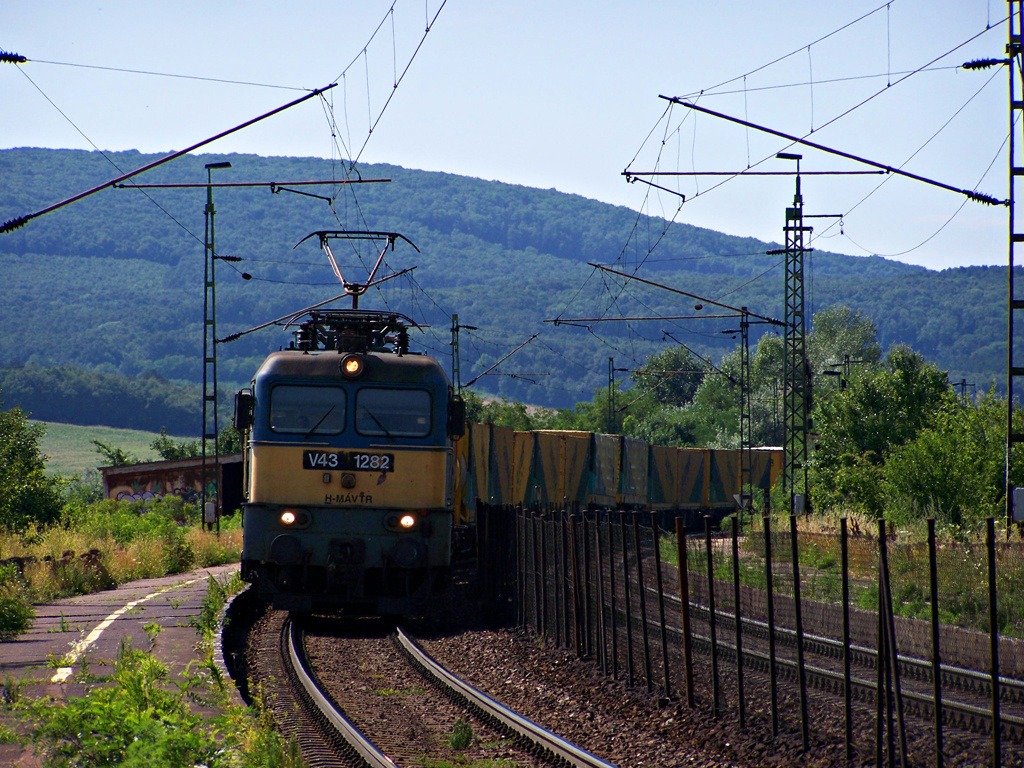 V43 - 1282 Szár (2011.07.16).