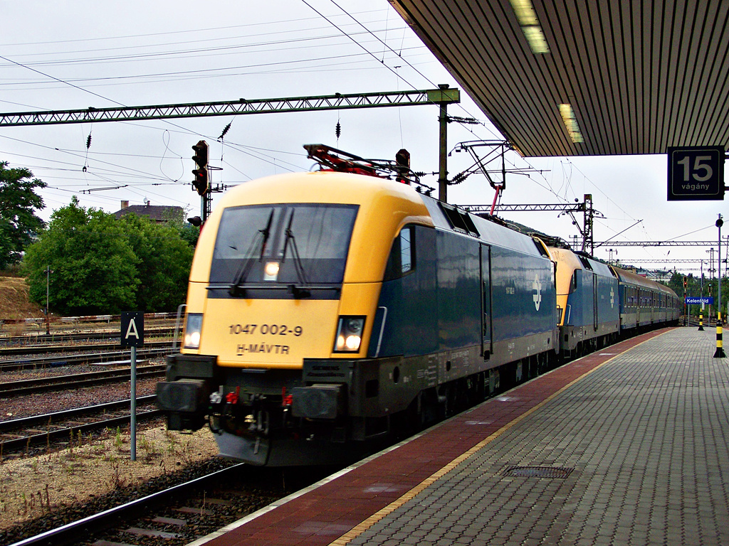 1047 002 - 9 + 1047 010 - 2 Kelenföld (2011.07.03).