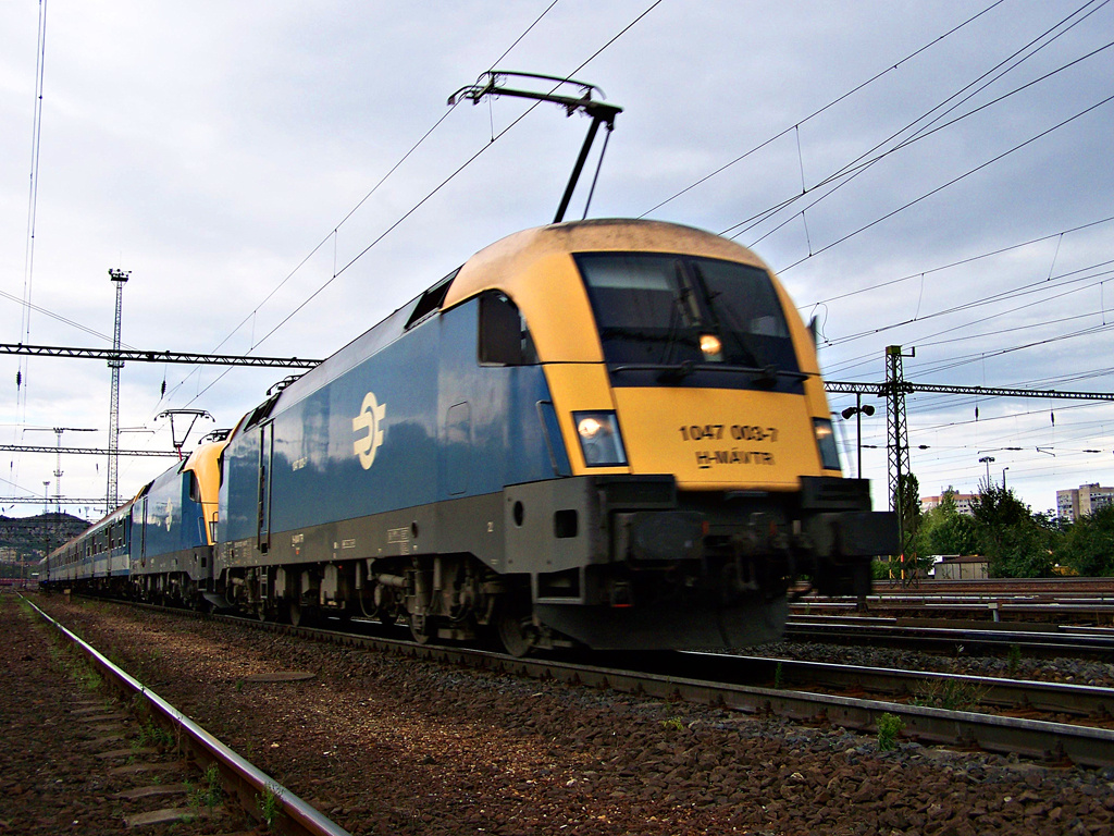 1047 003 - 7 + 1047 002 - 9 Kelenföld (2011.07.30).