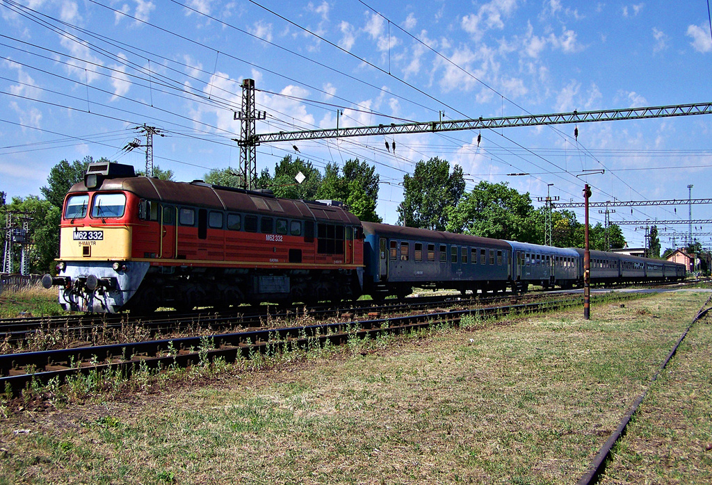 M62 - 332 Pusztaszabolcs (2011.07.11)02