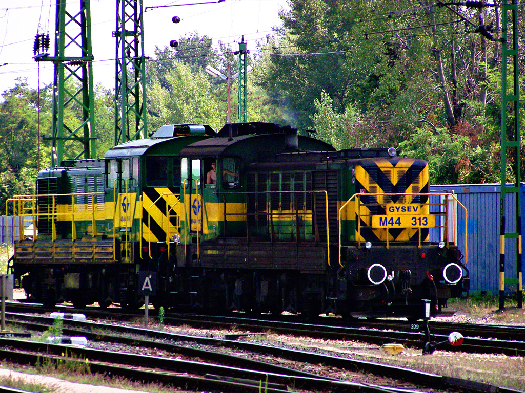 M44 - 313 + 4044 001 - 2 Sopron (2011.07.27).