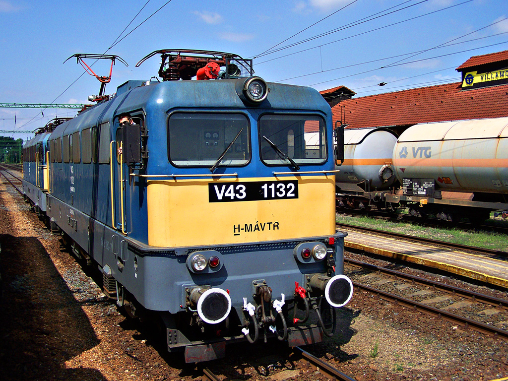 V43 - 1132 + V43 - 1026 Fertőszentmiklós (2011.07.27).