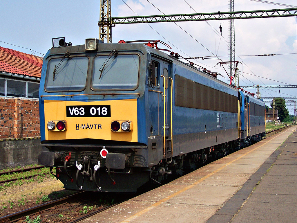 V63 - 018 Dombóvár (2011.05.31).