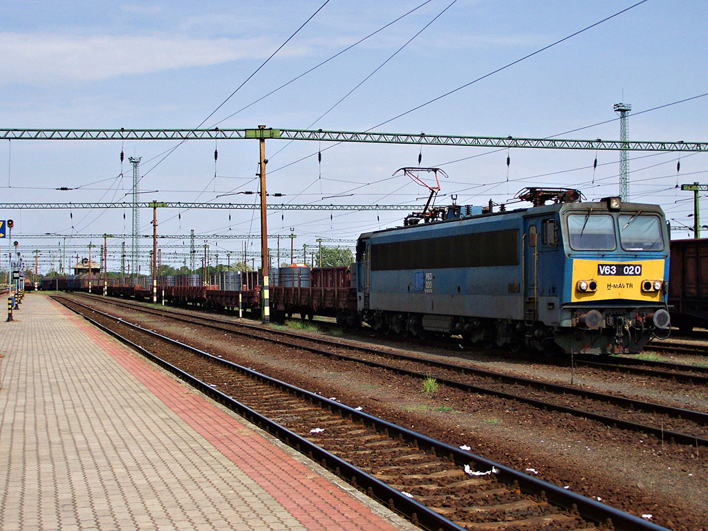 V63 - 020 Dombóvár (2011.09.05).