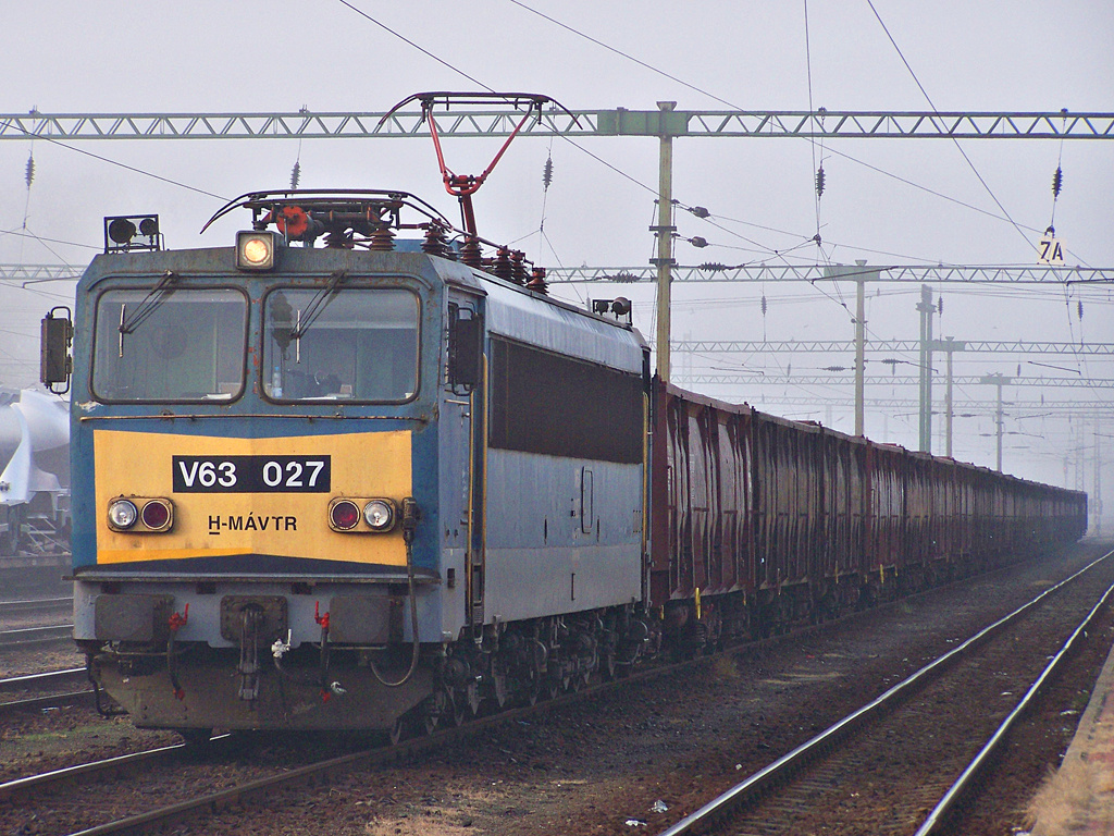 V63 - 027 Dombóvár (2011.09.29).