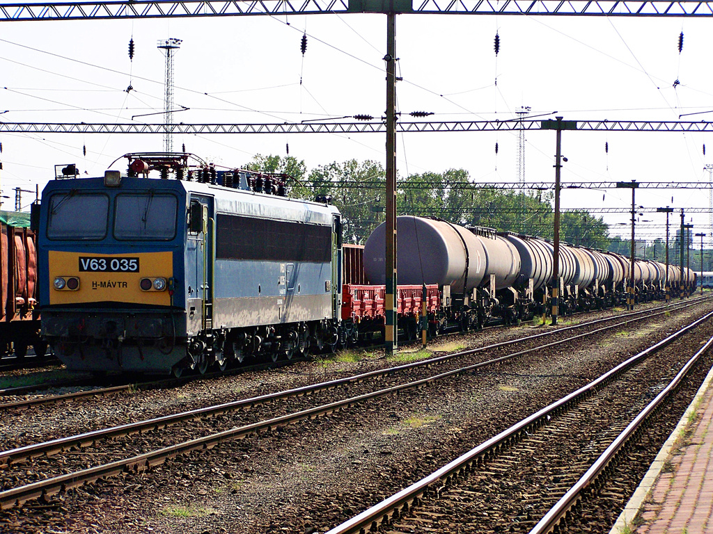 V63 - 035 Dombóvár (2011.08.31).