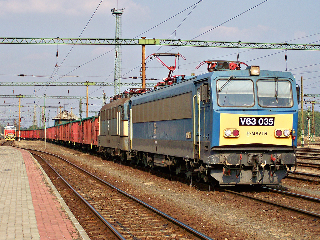 V63 - 035 Dombóvár (2011.09.27)01.