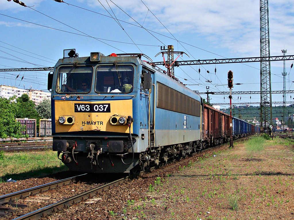 V63 - 037 Kelenföld (2011.06.11)02