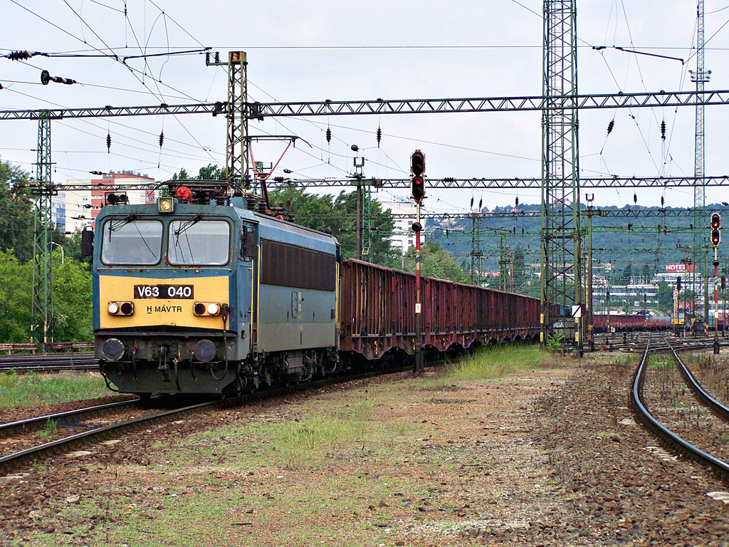 V63 - 040 Kelenföld (2011.07.30)01