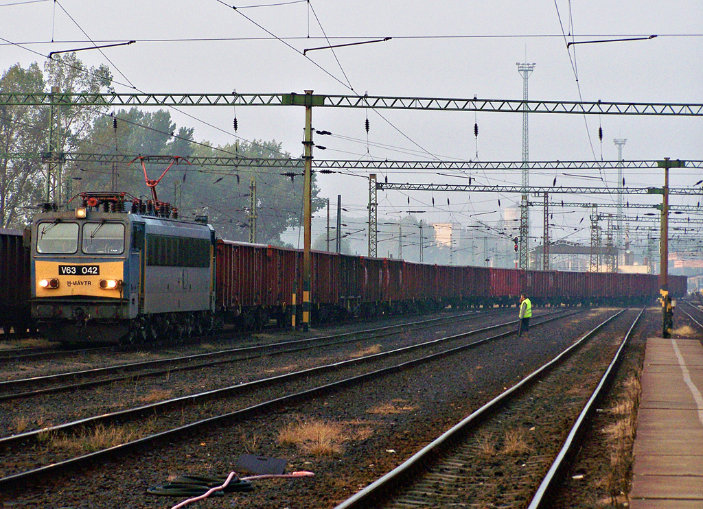 V63 - 042 Dombóvár (2011.09.22).