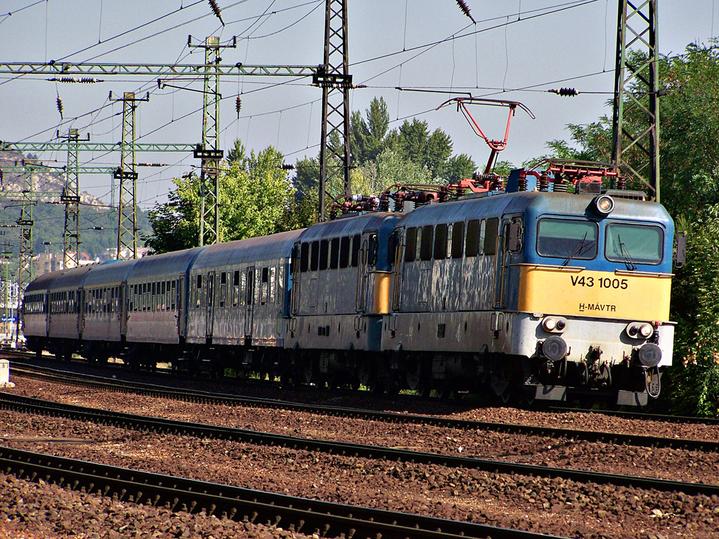 V43 - 1005 + V43 - 1285 Kelenföld (2011.08.24).