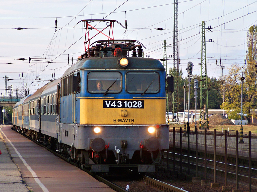 V43 - 1028 Hatvan (2011.10.15).