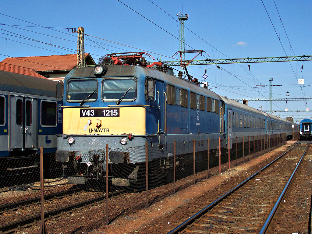 V43 - 1215 Dombóvár (2011.10.03).