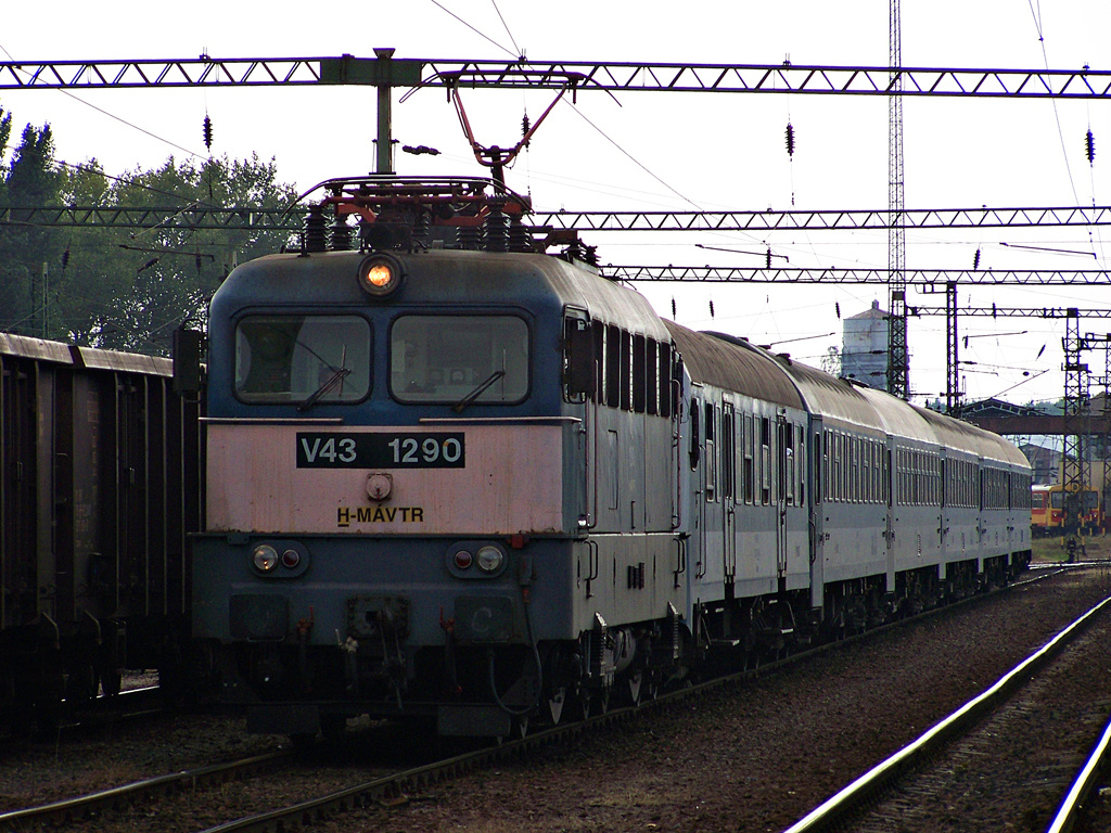 V43 - 1290 Dombóvár (2011.09.21).