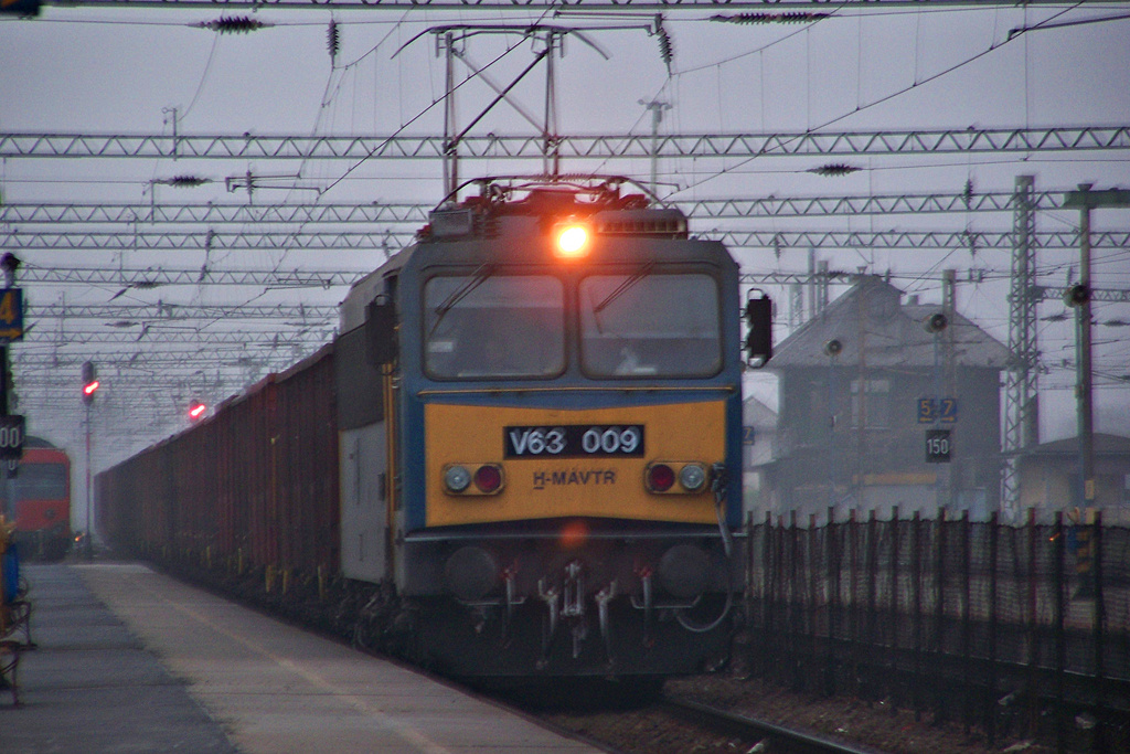 V63 - 009 Dombóvár (2011.11.24).