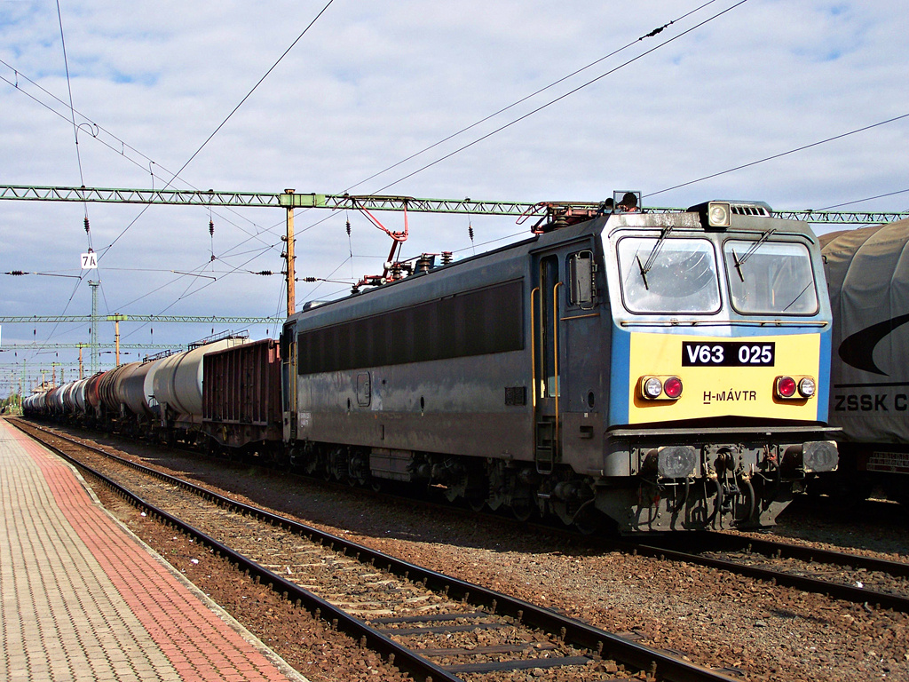 V63 - 025 Dombóvár (2011.10.11).