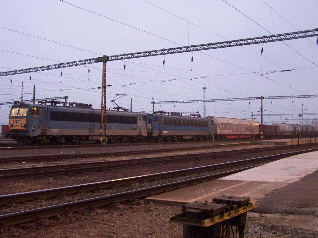 V63 - 026 + V63 - 010 Dombóvár (2011.11.25).