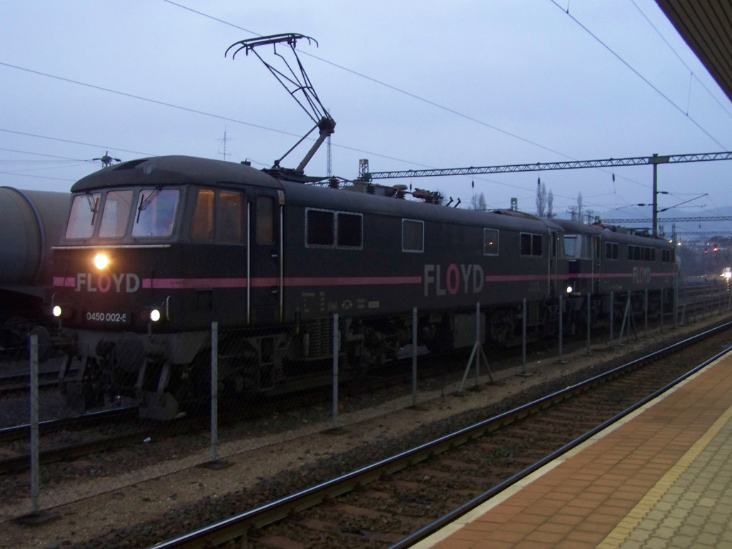 450 002 - 5 + 450 001 - 7 Kelenföld (2011.12.12).