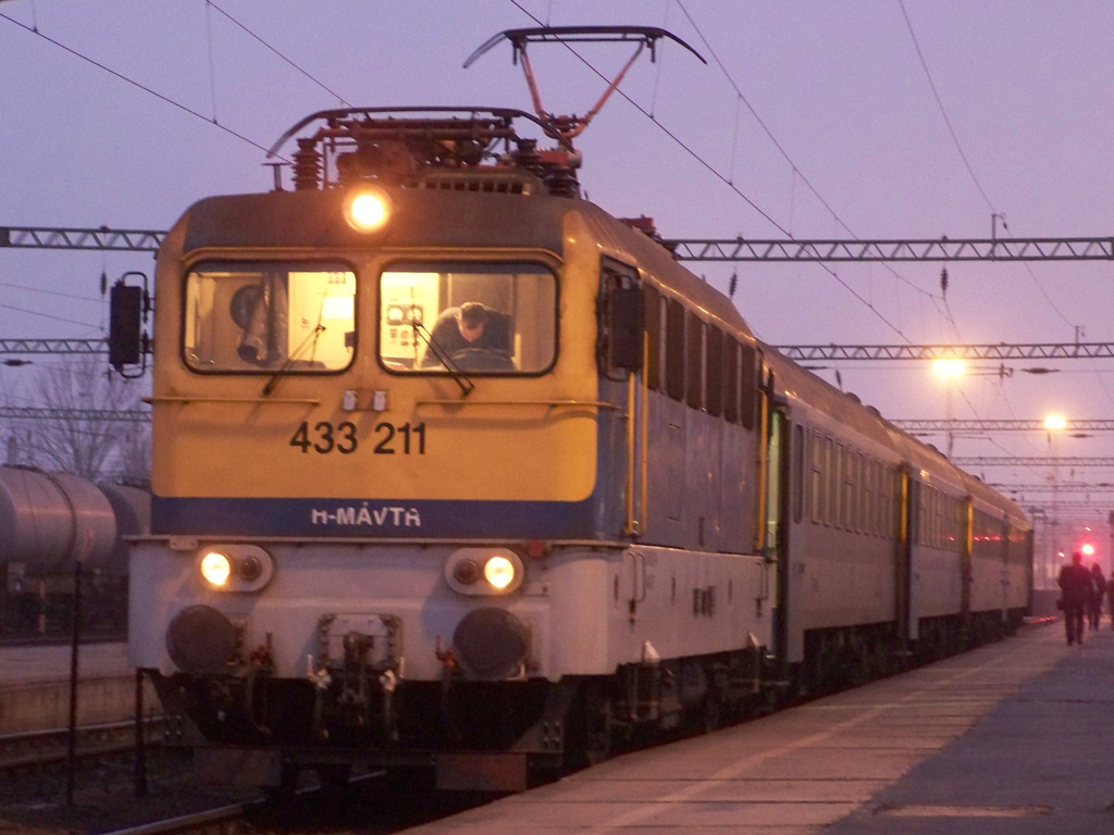 433 211 Dombóvár (2011.11.25).