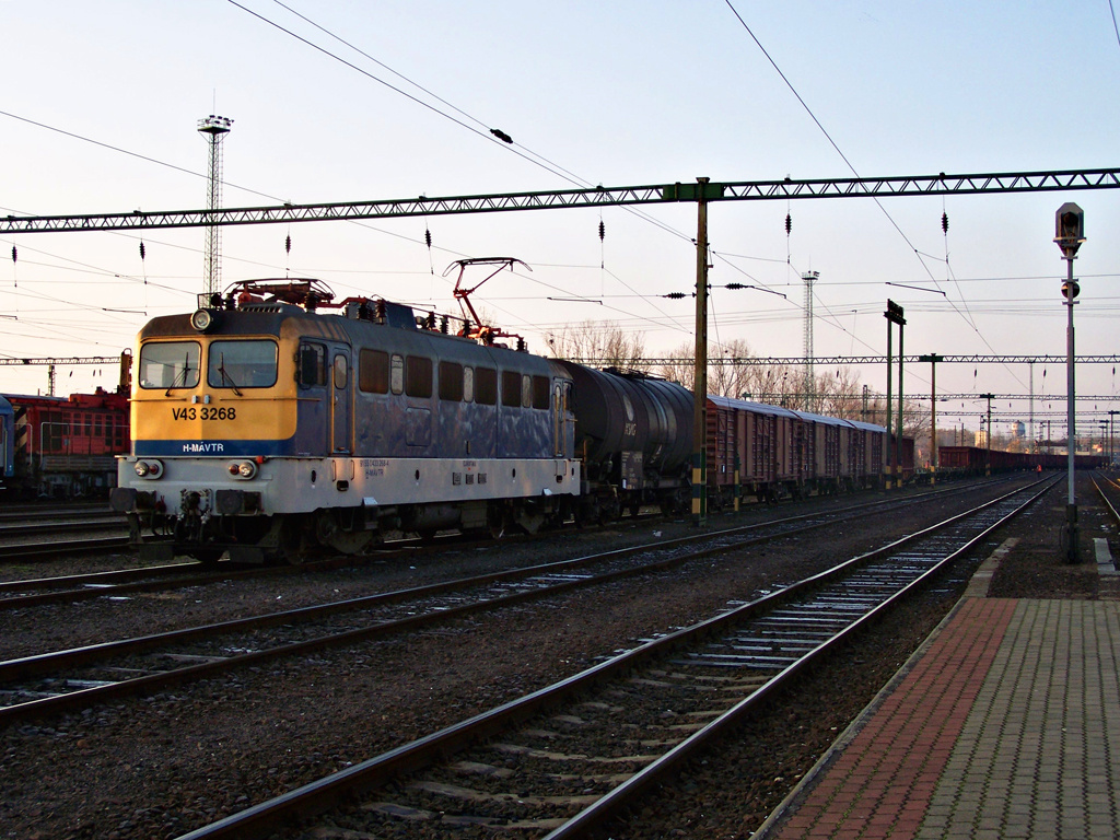 V43 - 3268 Dombóvár (2011.11.11).