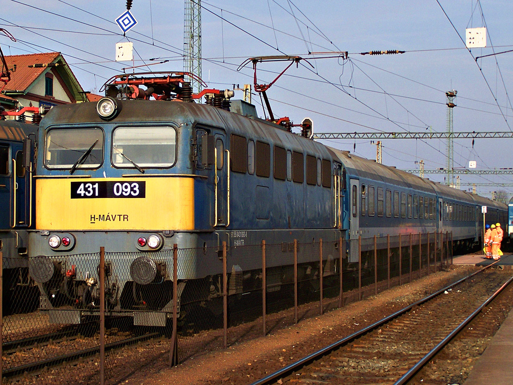 431 093 Dombóvár (2012.01.28).