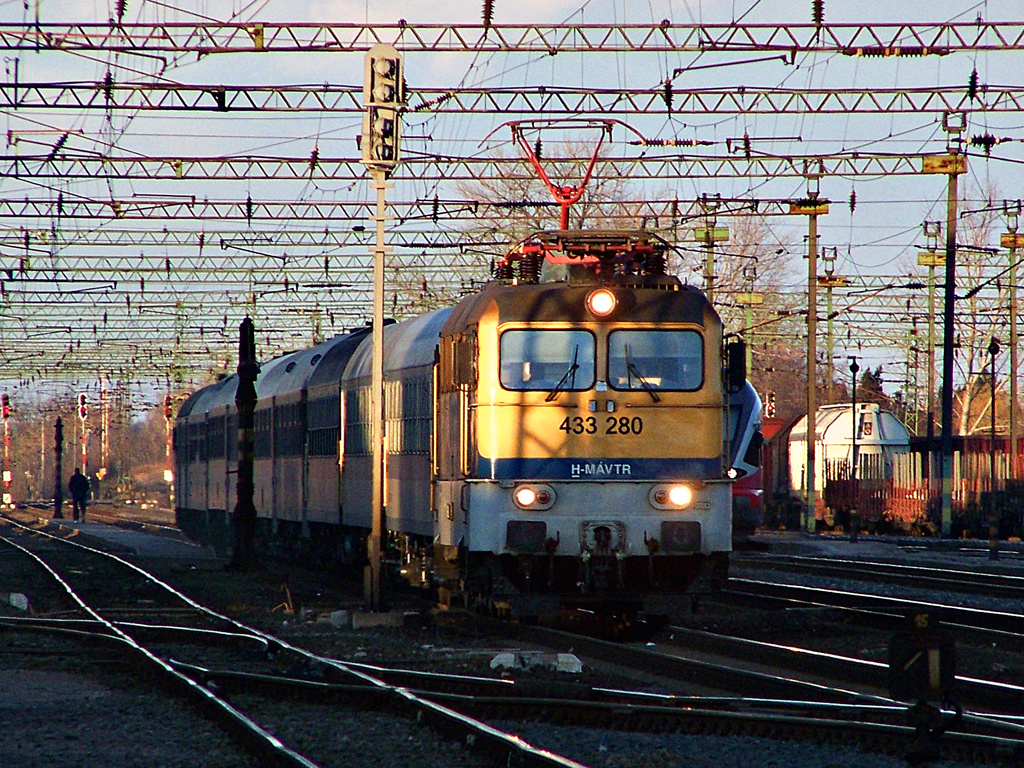 433 280 Pusztaszbolcs (2012.02.26).