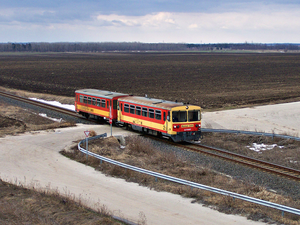 Bzmot - 349 Újvenyim (2012.02.26).