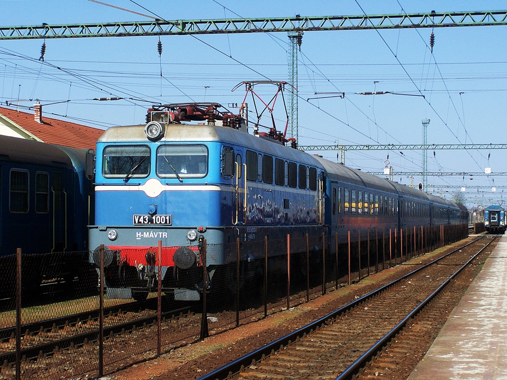 V43 - 1001 Dombóvár (2012.03.21).