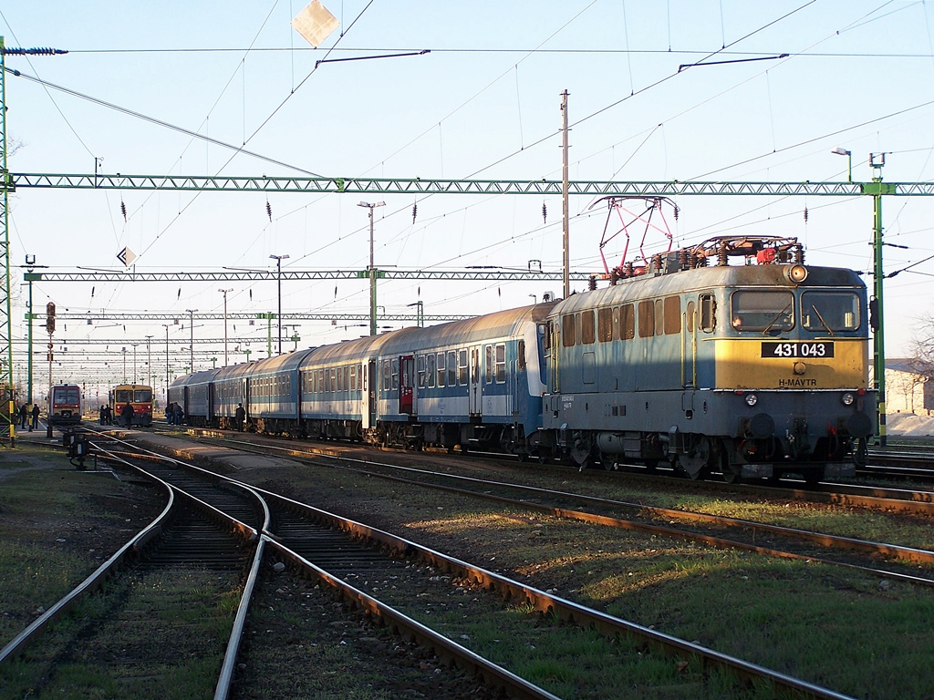 431 043 Sárbogárd (2012.04.02).