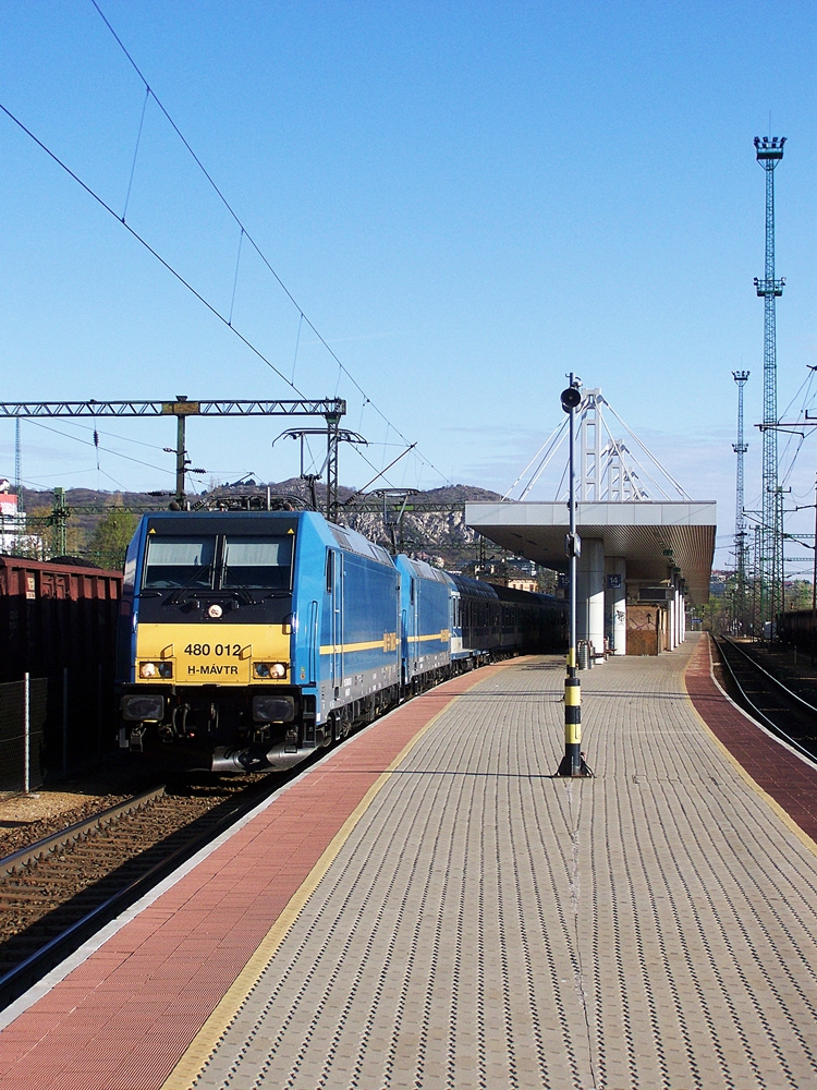 480 012 + 480 011 Kelenföld (2012.04.02)