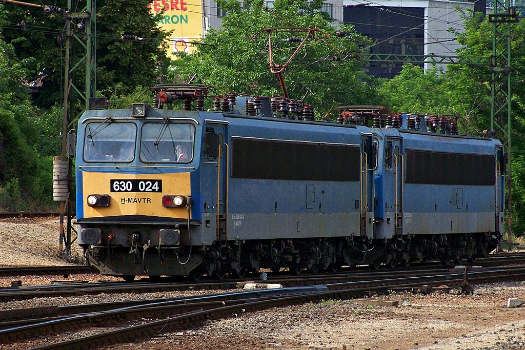 630 024 + 630 029 Kelenföld (2012.05.29).