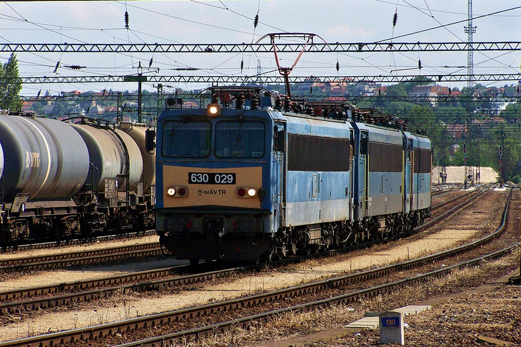 630 029 + 630 035 + 630 030 Kelenföld (2012.05.27).