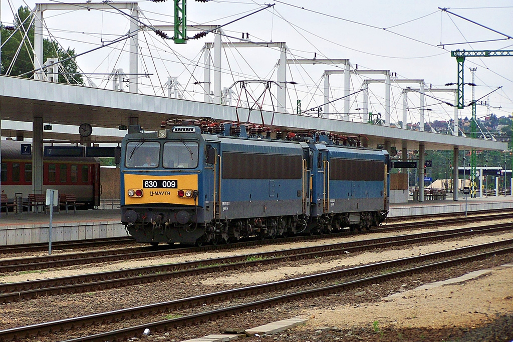 630 009 + 630 022 Kelenföld (2012.06.25)