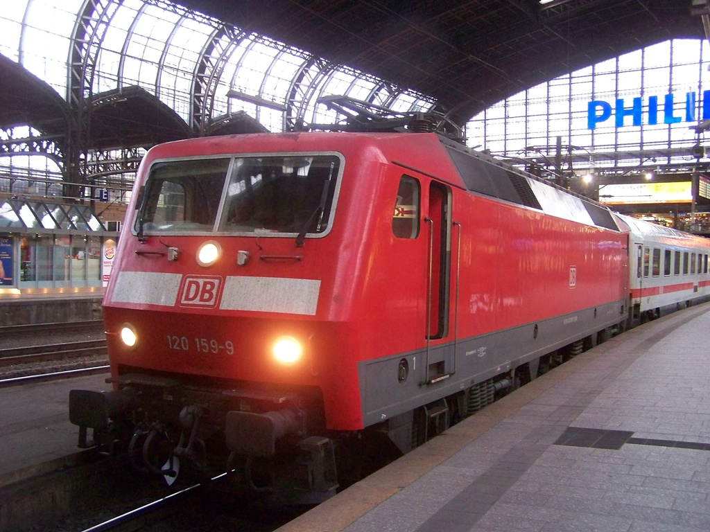 120 159 - 9 Hamburg Hbf (2012.07.10).