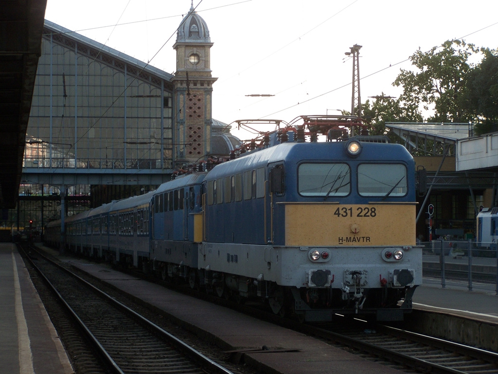 431 228 + 431 117 Nyugati pu. (2012.08.08).