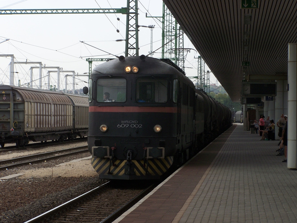 609 002 + 450 004 Kelenföld (2012.08.23).