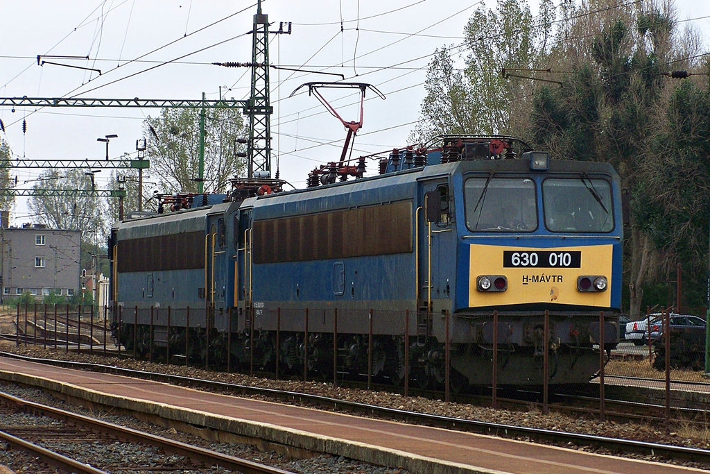 630 010 + 630 017 Dombóvár alsó (2012.09.17).