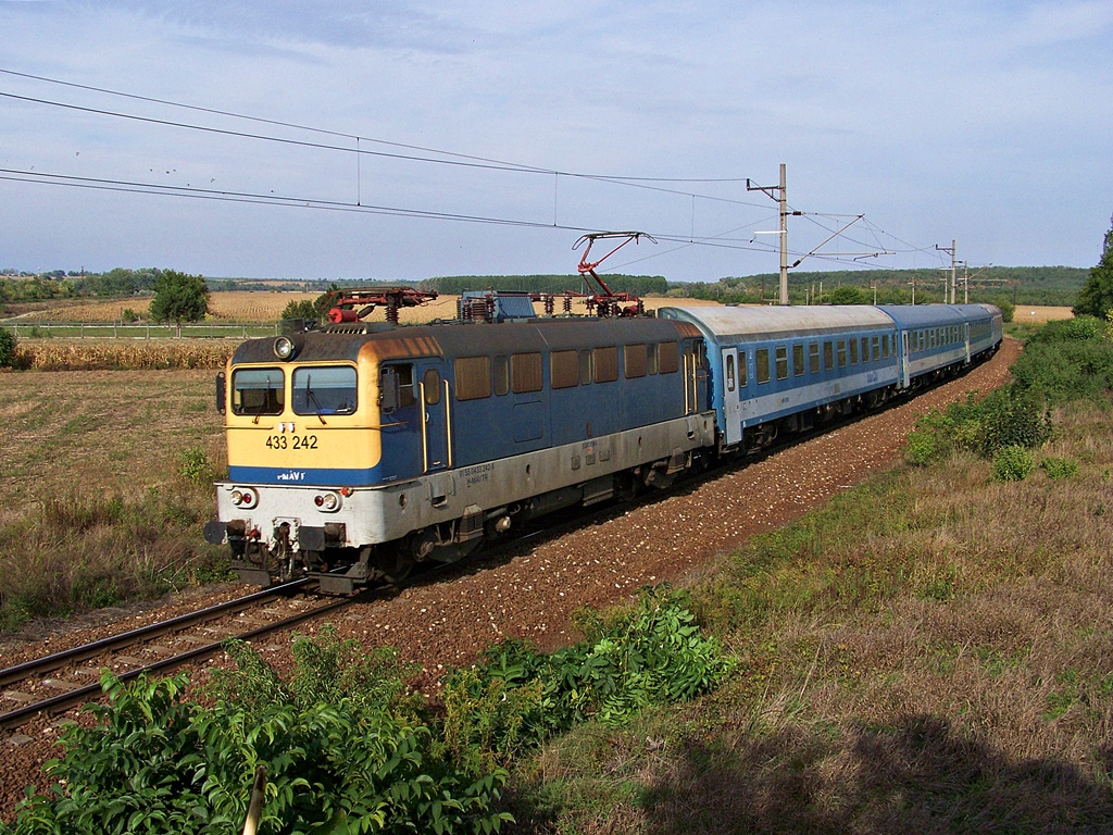 433 242 Dombóvár (2012.09.22).02