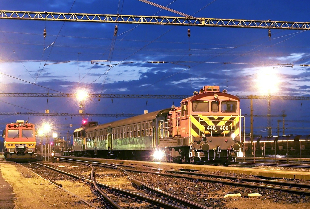 448 406 Dombóvár (2012.10.01).