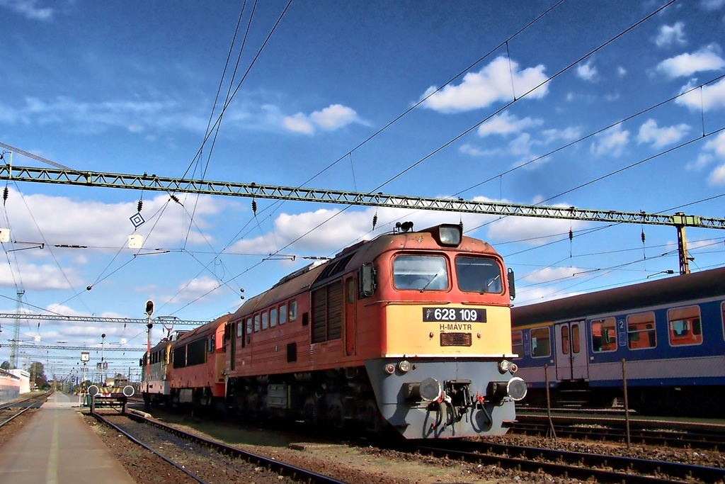 628 109 + 418 122 + 433 313 Dombóvár (2012.10.08).