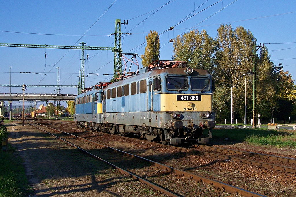 431 066 + 431 060 Kiskunhalas (2012.10.22).