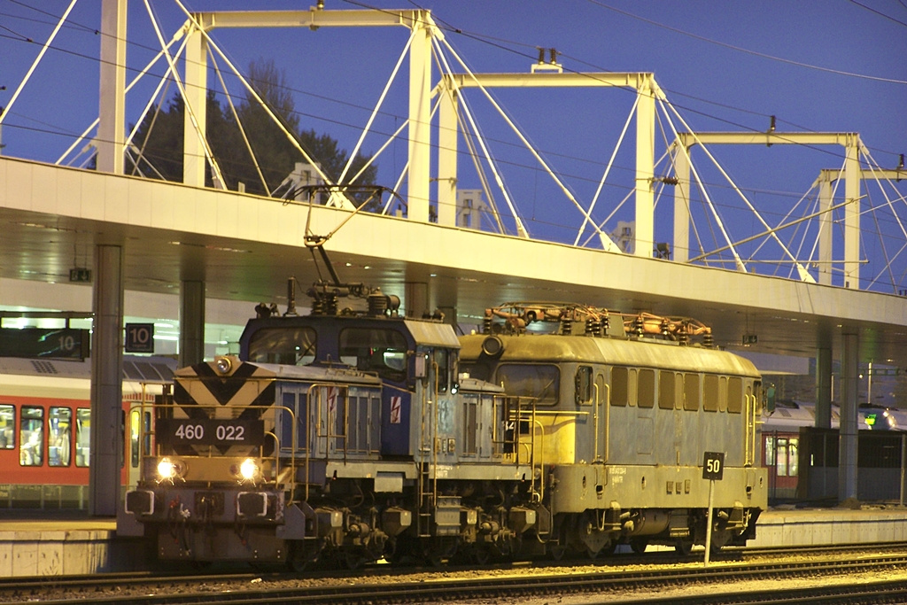 460 022 + 431 334 Kelenföld (2012.10.29).