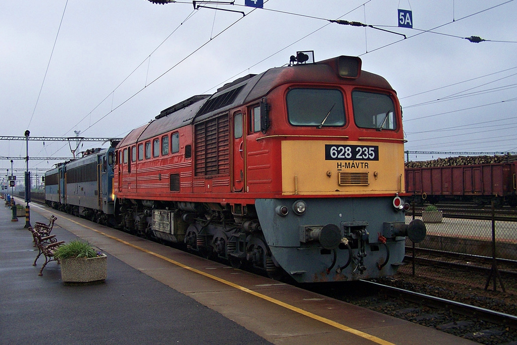 628 235 Dombóvár (2012.11.23).